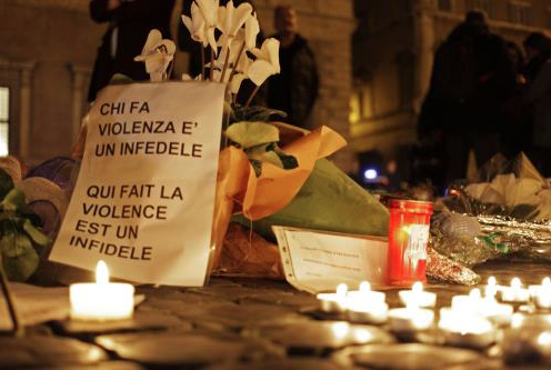 Parigi Chi fa violenza è un infedele